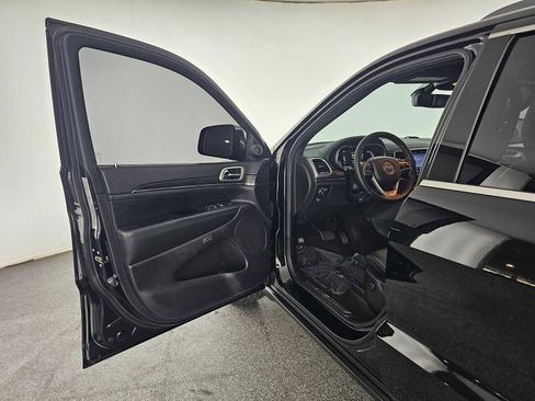 Used 2019 Jeep Grand Cherokee Limited AWD/4WD image 19