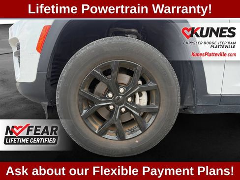 Used 2024 Jeep Grand Cherokee Altitude AWD/4WD image 12