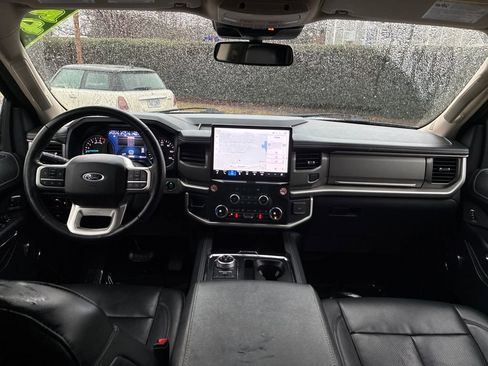 Used 2024 Ford Expedition Max XLT image 13