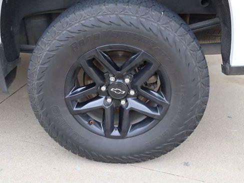 Used 2019 Chevrolet Silverado 1500 LT Trail Boss AWD/4WD image 28
