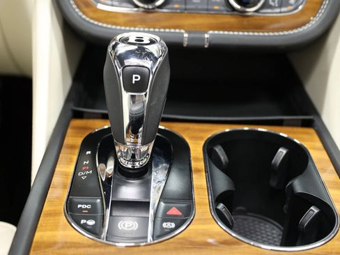 Used 2018 Bentley Bentayga Onyx Edition AWD/4WD image 52