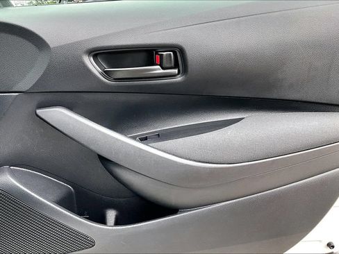 Used 2025 Toyota Corolla LE FWD image 23