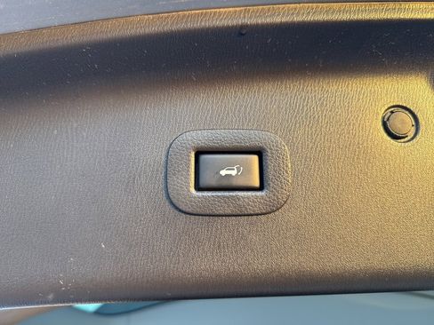 Used 2016 INFINITI QX80 Luxe w/ 22" Wheel Package image 42