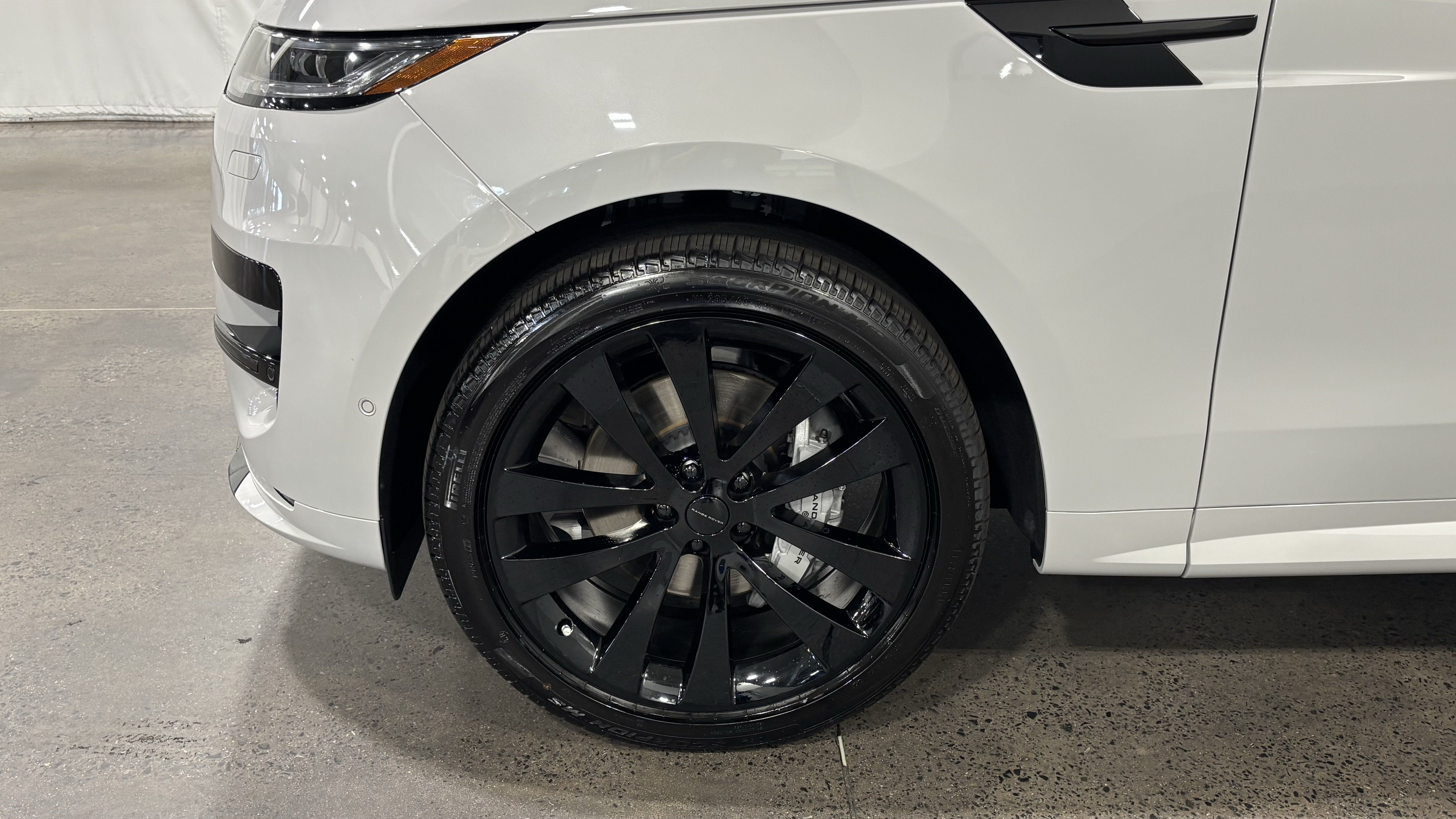 New 2026 Land Rover Range Rover Sport Dynamic SE AWD/4WD image 10