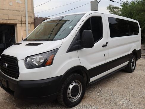 Used 2019 Ford Transit 150 XL RWD image 3