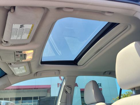 Used 2017 Toyota Camry XLE w/ Moonroof Package image 21