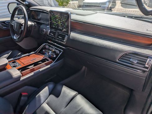 Used 2021 Lincoln Navigator Reserve w/ Luxury Package AWD/4WD image 33