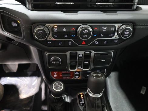 New 2026 Jeep Wrangler Unlimited Rubicon image 19