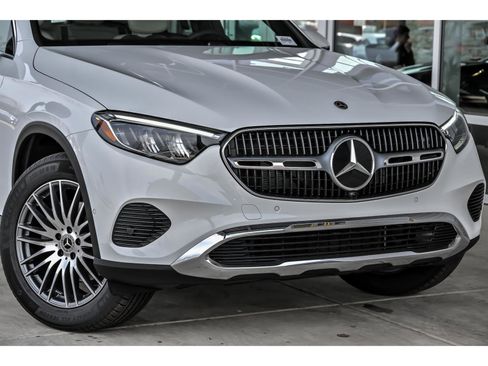 New 2026 Mercedes-Benz GLC 300 4MATIC image 2