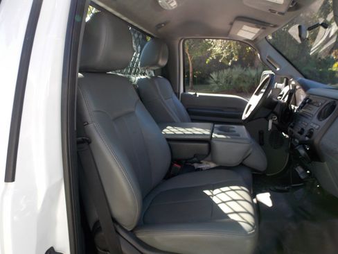 Used 2012 Ford F550 4x4 Regular Cab Super Duty w/ Trailer Tow Pkg image 2