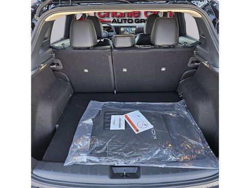 New 2026 Nissan Kicks SR image 18