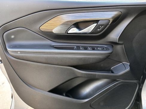 Certified 2024 GMC Terrain SLE w/ Driver Convenience Package image 19