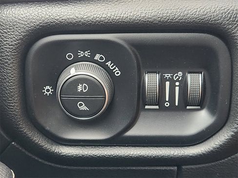 Used 2025 RAM 1500 Laramie image 25