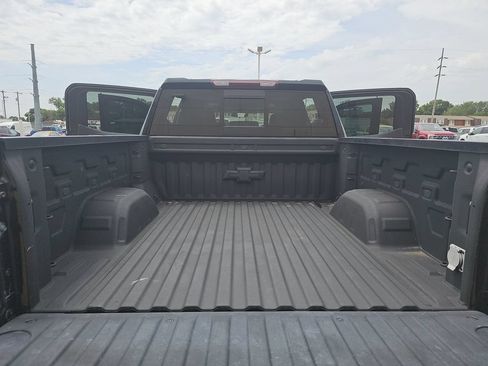 Used 2022 Chevrolet Silverado 1500 RST AWD/4WD image 12