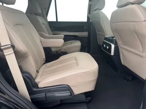 Used 2024 Ford Expedition Limited AWD/4WD image 16