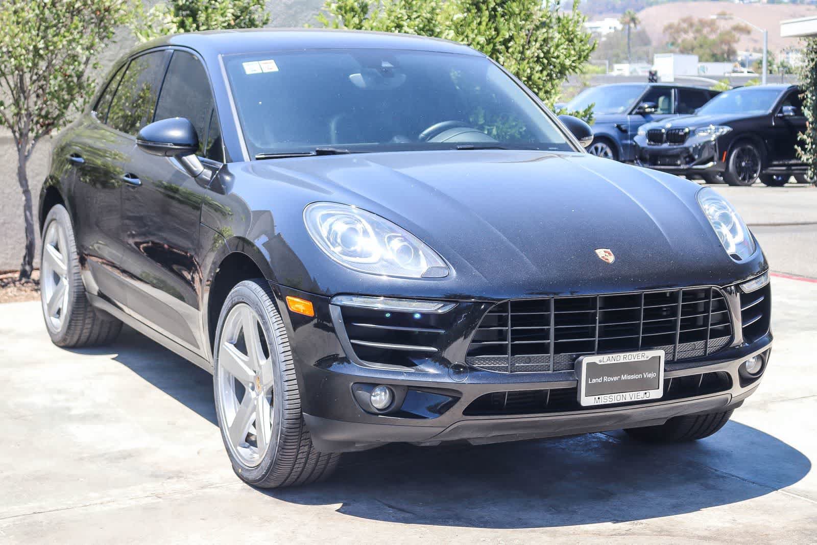 Used 2018 Porsche Macan AWD/4WD image 3