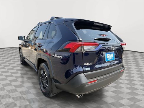 Used 2019 Toyota RAV4 XLE Premium w/ Cold Weather Package AWD/4WD image 7