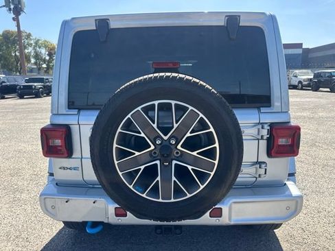 Used 2023 Jeep Wrangler Unlimited Sahara AWD/4WD image 6