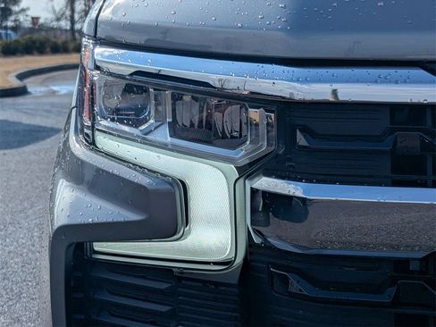 Used 2024 Chevrolet Silverado 1500 LT image 10