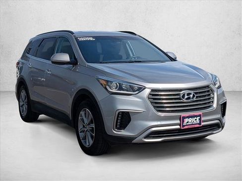 Used 2017 Hyundai Santa Fe SE FWD image 3