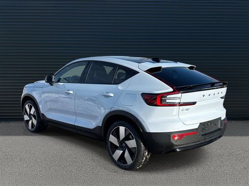 Certified 2024 Volvo C40 P8 Recharge Ultimate image 7