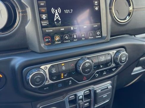 Used 2021 Jeep Wrangler Unlimited Sahara image 12