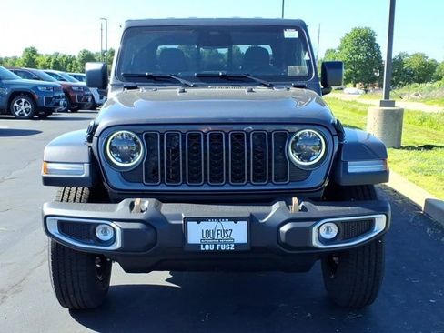 New 2026 Jeep Gladiator Sport AWD/4WD image 22