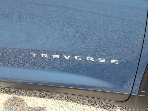 Used 2026 Chevrolet Traverse LT w/ Driver Confidence Package FWD image 9