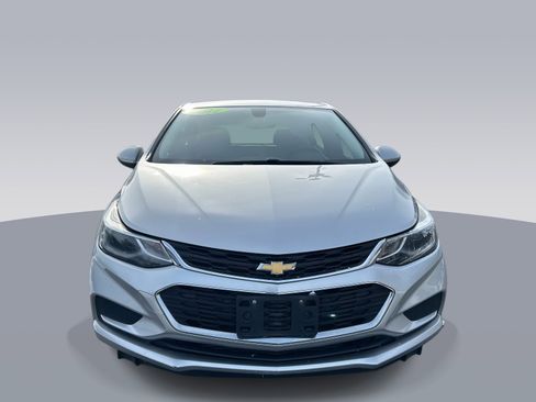Used 2017 Chevrolet Cruze LT w/ Convenience Package image 8