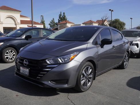 Used 2023 Nissan Versa S w/ S Plus Package image 5