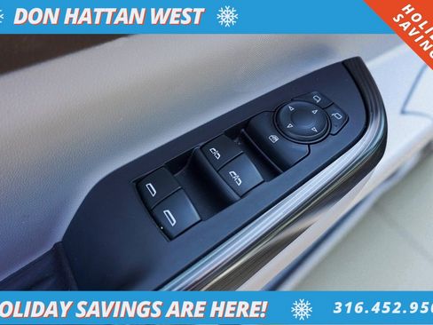 Used 2021 GMC Acadia SLT w/ Trailering Package image 17