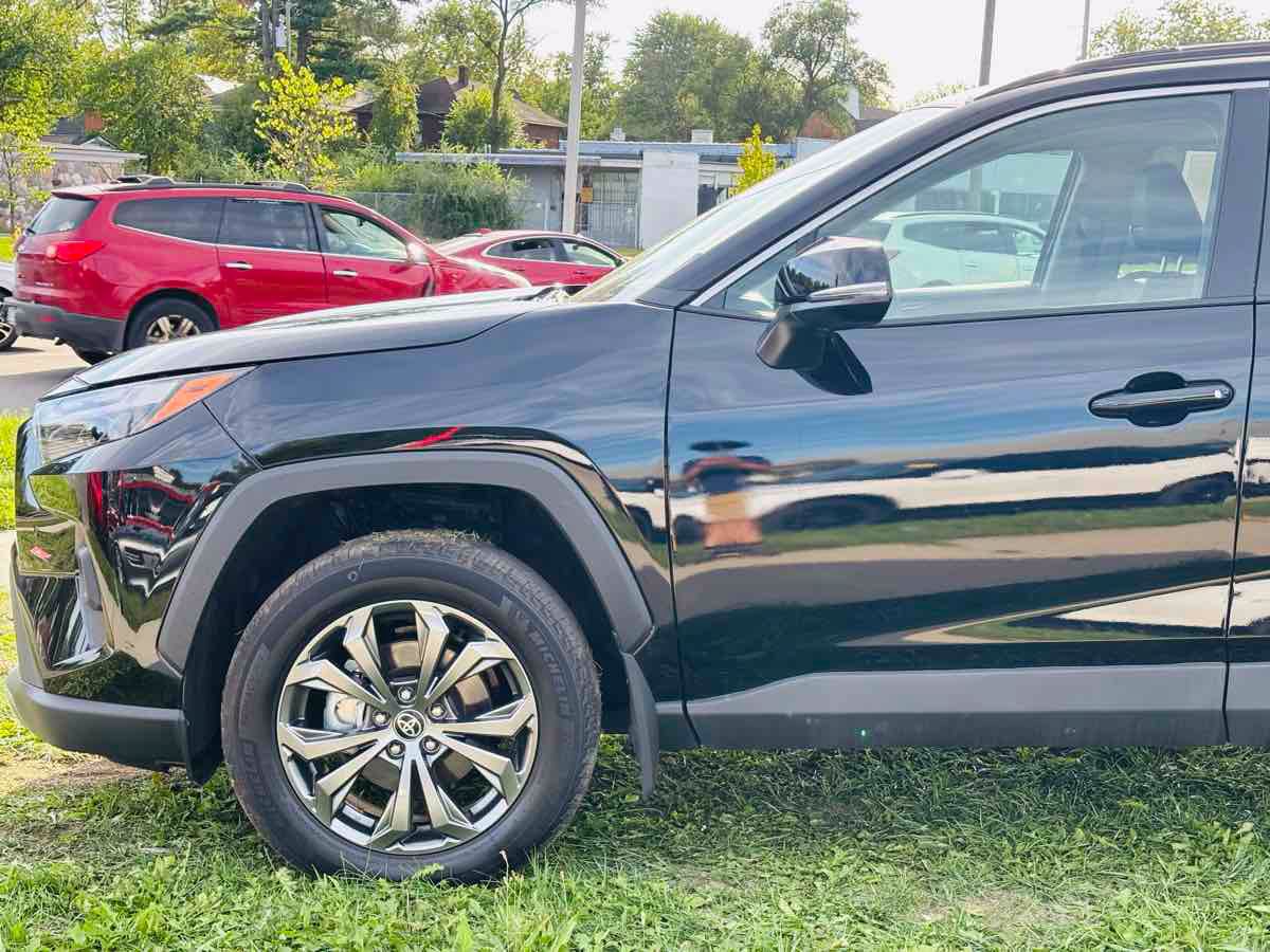 Used 2025 Toyota RAV4 Limited w/ Weather Package AWD/4WD image 15