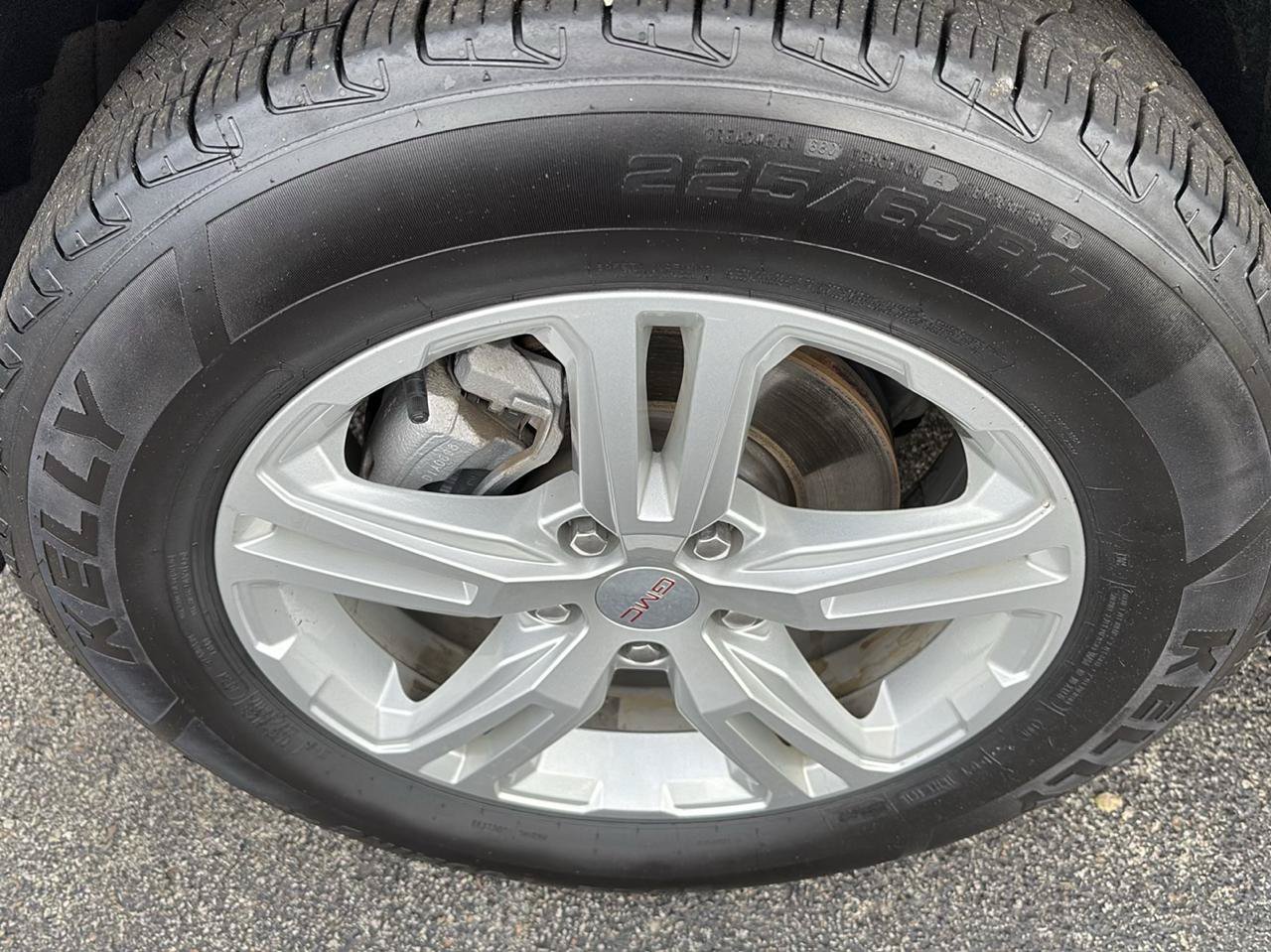 Used 2024 GMC Terrain SLE AWD/4WD image 9