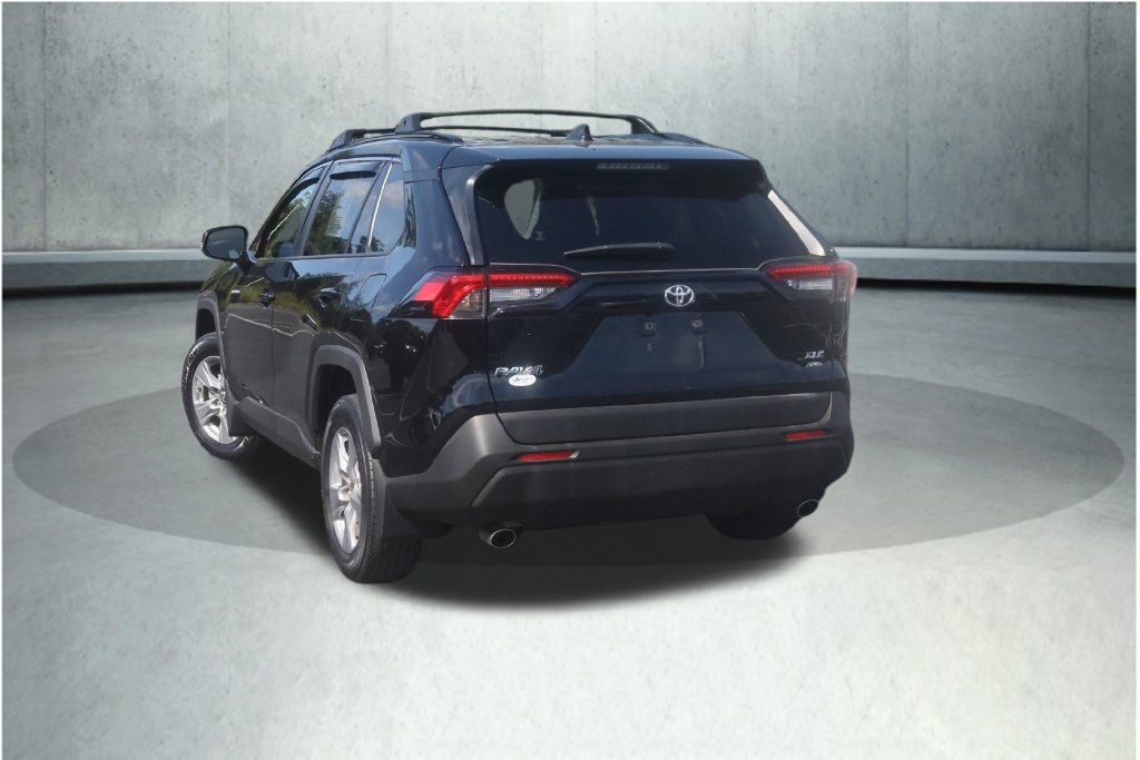 Used 2025 Toyota RAV4 XLE AWD/4WD image 14