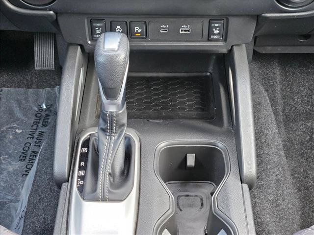Used 2022 Nissan Frontier SV RWD image 11