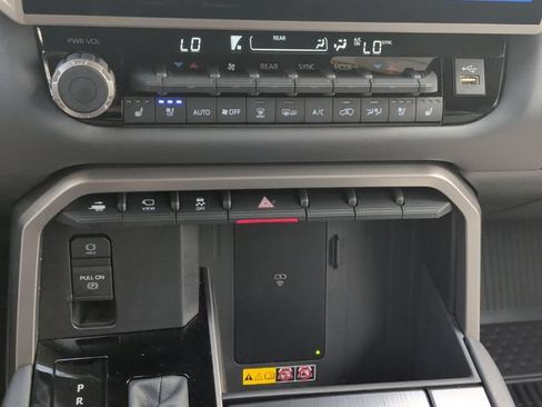 Used 2026 Toyota Sequoia Platinum AWD/4WD image 24
