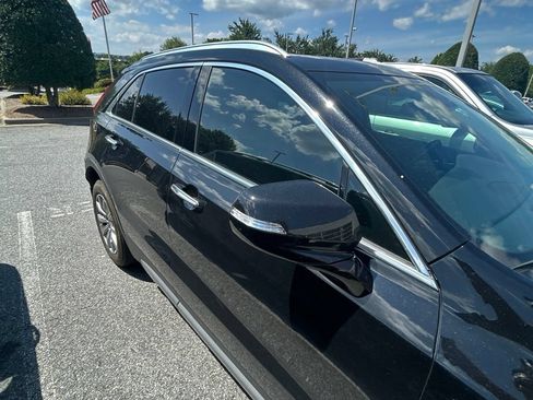 Used 2021 Cadillac XT4 Premium Luxury FWD image 11