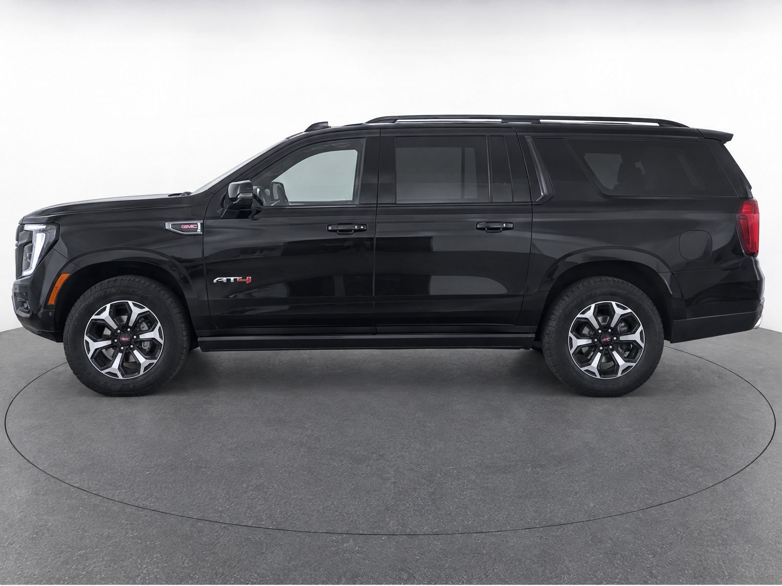 Used 2026 GMC Yukon XL AT4 w/ AT4 Premium Plus Package AWD/4WD image 2