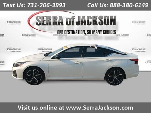 Used 2023 Nissan Altima 2.5 SR FWD image 1