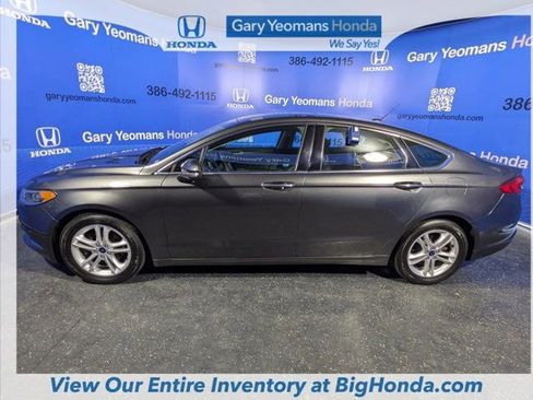 Used 2018 Ford Fusion SE w/ Fusion SE Technology Package image 9