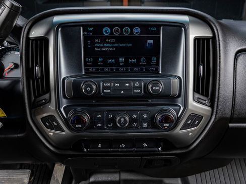 Used 2018 Chevrolet Silverado 1500 LT w/ Texas Edition image 23