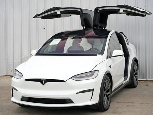 Used 2022 Tesla Model X image 50