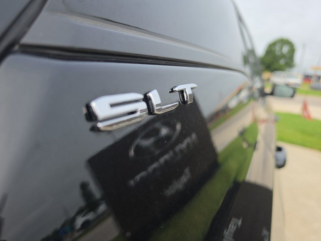 Used 2024 GMC Terrain SLT AWD/4WD image 18