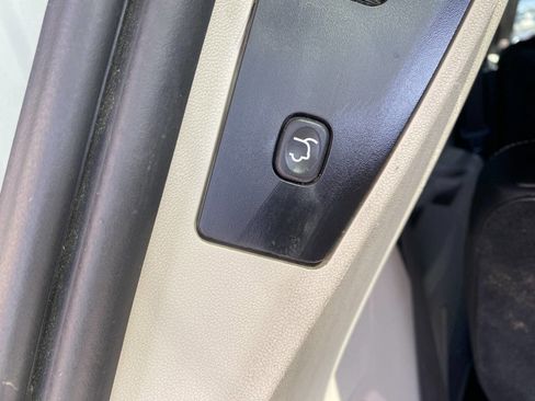 Used 2018 Dodge Grand Caravan SXT image 26