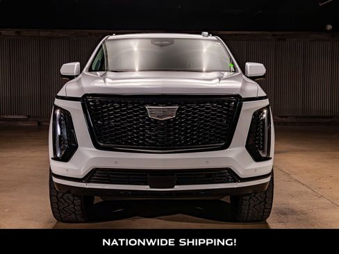 Used 2026 Cadillac Escalade Platinum Sport w/ LPO, ONYX Package image 4