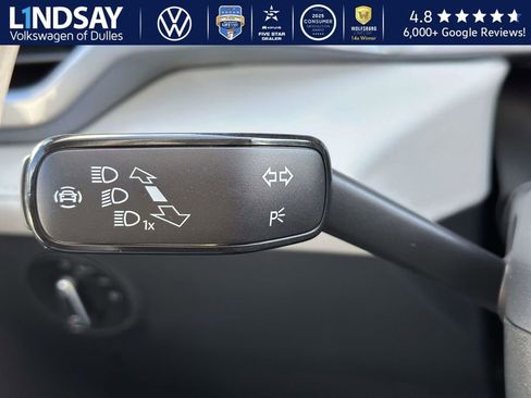 New 2026 Volkswagen Taos SEL image 17