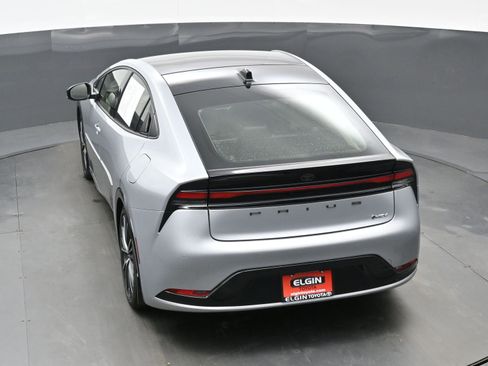 Used 2025 Toyota Prius XLE image 40