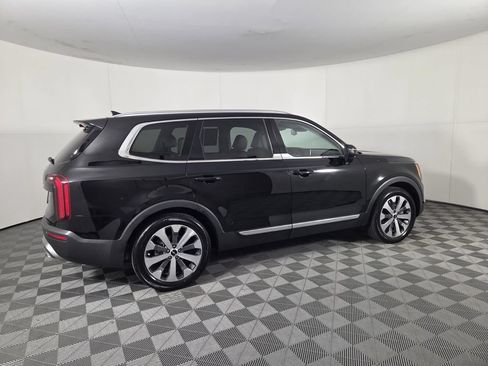 Used 2022 Kia Telluride EX w/ EX Premium Package FWD image 4