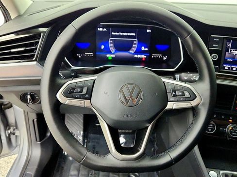 Used 2022 Volkswagen Jetta SE FWD image 13