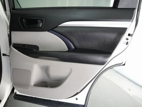 Used 2018 Toyota Highlander Plus image 41